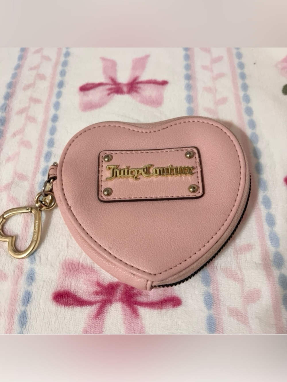 Juicy Couture heart pink wallet